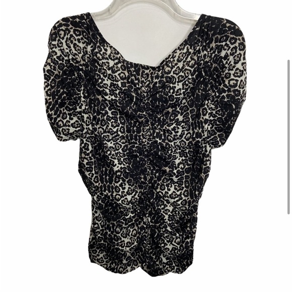 St. John Collection Size XL Short Sleeve Animal Print Ruched Blouse V-neck - Picture 3 of 5